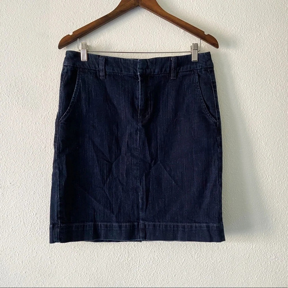 Eddie Bauer Dark Wash Denim Skirt 8 Classic Casual Everyday Style - Picture 8 of 8